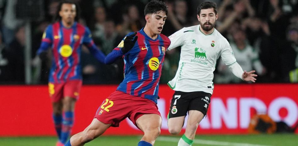 世界杯客户端升级-世体：卡萨多和贝尔纳尔愿意替补，他们对巴萨来说至关重要