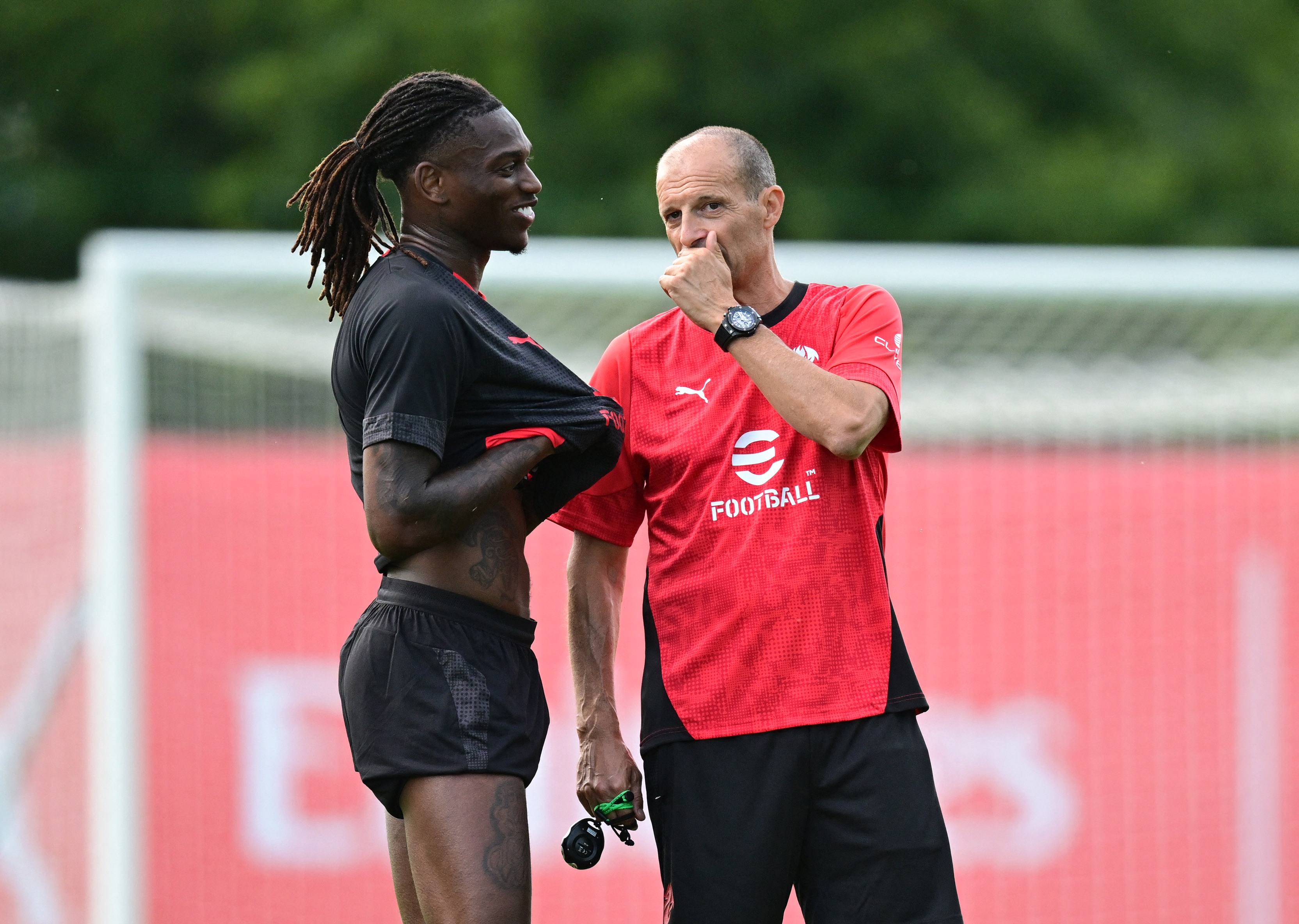 世界杯直播app下载-米体：莱奥续约谈判已开启，但英超和沙特的转会威胁仍存在