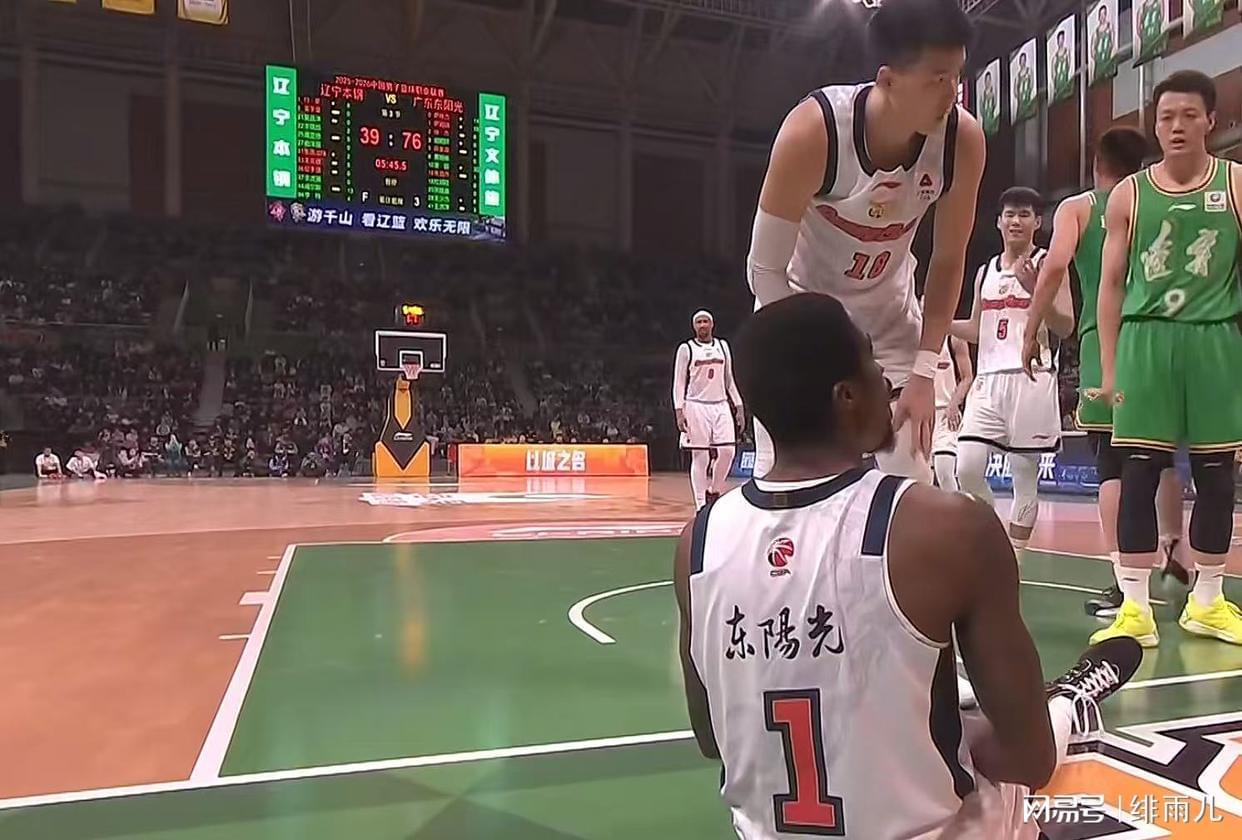 世界杯官方入口更新-打爆曾凡博+碾压北京！广东“冠军锋线”打成大腿，杜锋赌对了！