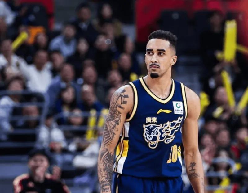 世界杯高清直播-广东87-71战胜同曦 球员评价：焦泊乔满分，4人及格，5人低迷