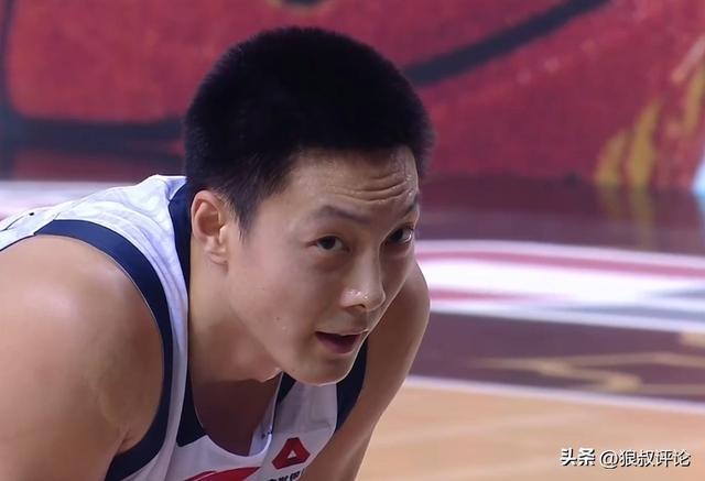 世界杯客户端升级-广东新赛季最大谜团！胡明轩场均8.2分领衔多项数据创近七年新低