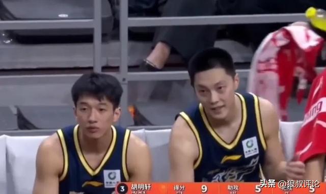 世界杯客户端升级-广东新赛季最大谜团！胡明轩场均8.2分领衔多项数据创近七年新低