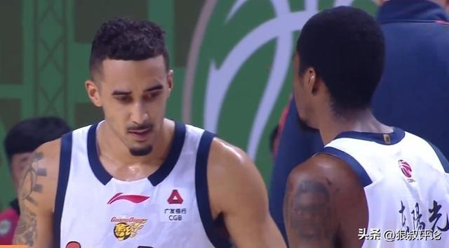 世界杯客户端升级-广东新赛季最大谜团！胡明轩场均8.2分领衔多项数据创近七年新低