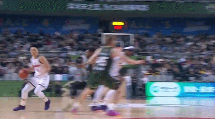 世界杯客户端升级-广东新赛季最大谜团！胡明轩场均8.2分领衔多项数据创近七年新低