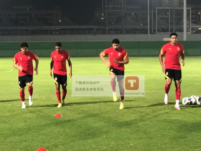 世界杯客户端升级-上量！国足今晚安排队内对抗赛 全封闭状态下展开