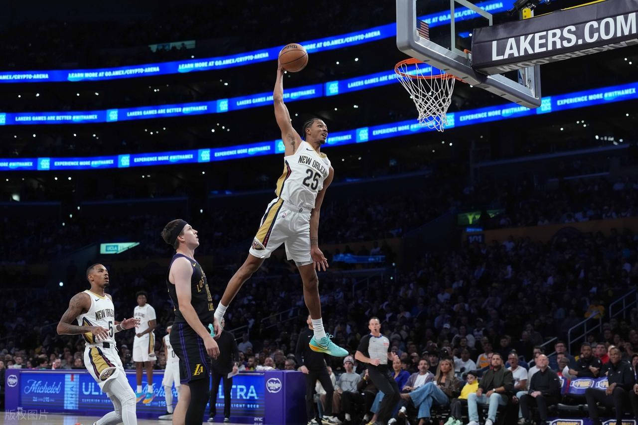 世界杯官方入口更新-罕见！詹姆斯放弃垃圾时间刷分！锡安心态崩了，东契奇27+10+7！