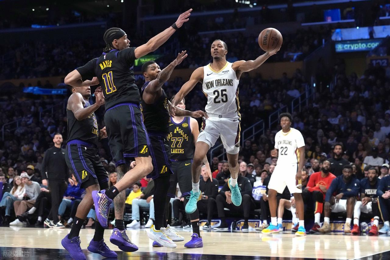 世界杯官方入口更新-罕见！詹姆斯放弃垃圾时间刷分！锡安心态崩了，东契奇27+10+7！