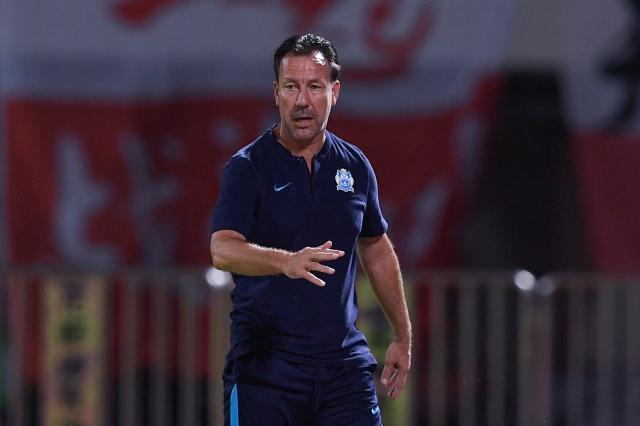 世界杯官方入口更新-范加斯特豪赌成功！轮换10人还能逼平广州队