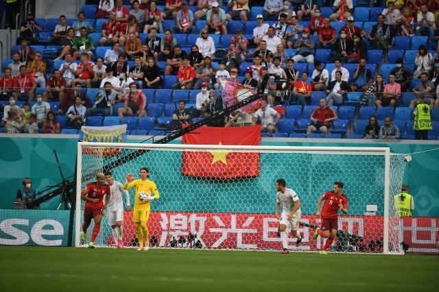 世界杯直播app下载-1米83的“巨人”难煞西班牙，佐默延续神奇又创纪录