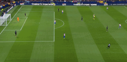 世界杯客户端升级-全员卧底？热刺欧冠离大谱 开场22分钟4次失误送礼 22岁门将获0分