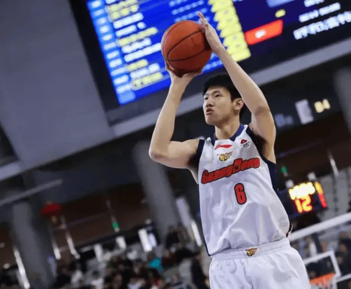 世界杯手机观看-广东5人合同到期！杜润旺+2小将或留队，王少杰租借到期买断吗？|杜锋|李文昊|黄明依|李英博|赛季_新浪体育_新浪新闻